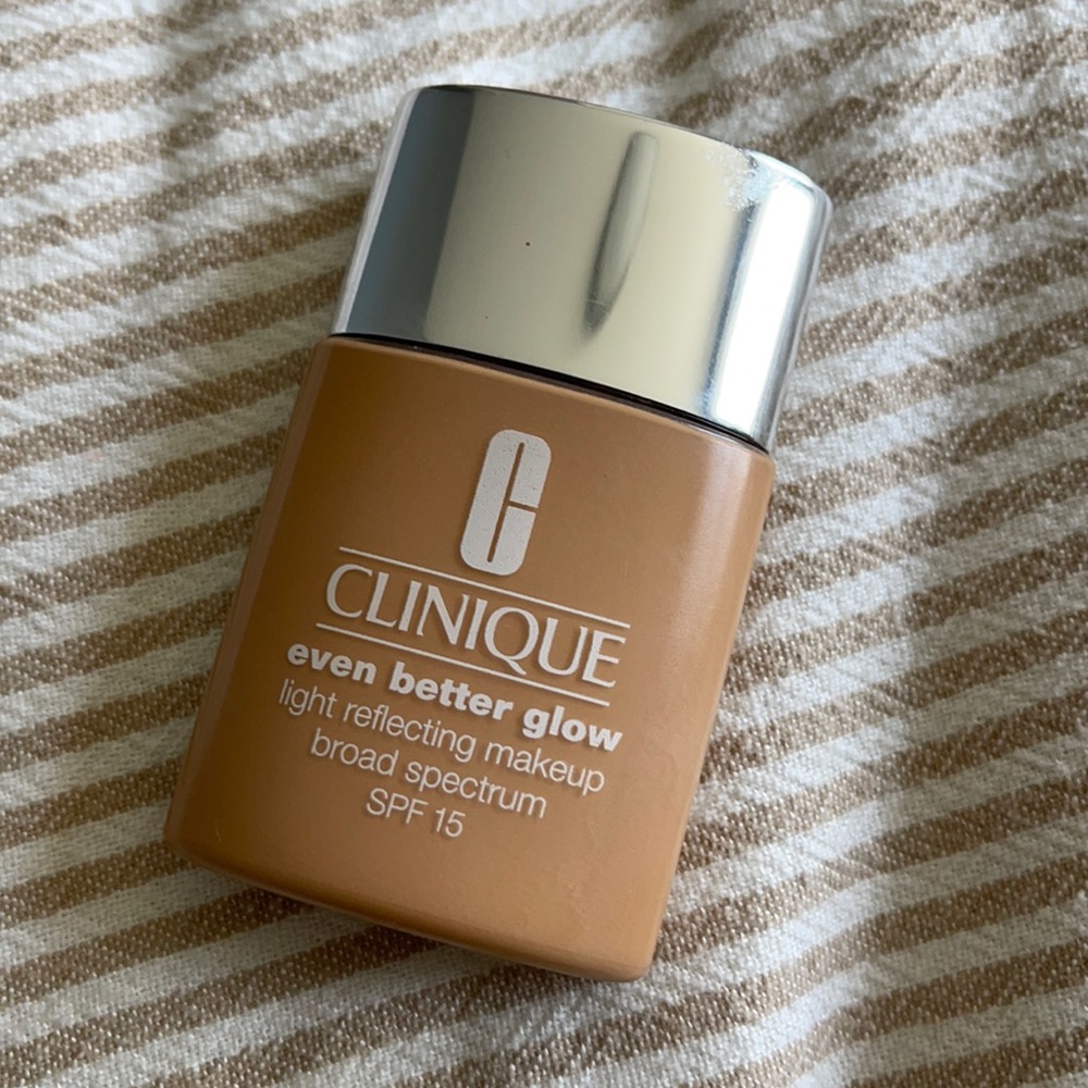 Clinique even better glow foundation